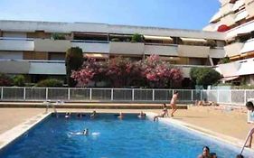 T2 Moderne ,Design, Neuf, Climatise Avec Piscine